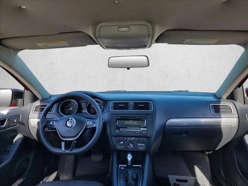 Used 2015 Volkswagen Jetta SE image 17