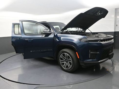 New 2026 Jeep Grand Wagoneer 4WD image 36
