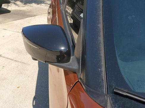 Used 2019 Nissan Kicks SR w/ Exterior Electronics Package FWD image 10