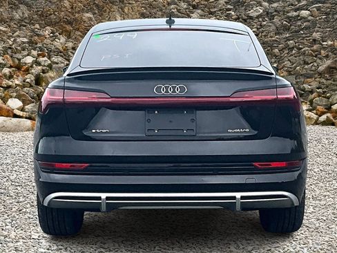 Used 2022 Audi e-tron Premium Plus w/ Premium Plus Package image 4