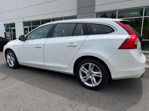 Used 2015 Volvo V60 T5 Premier FWD image 9