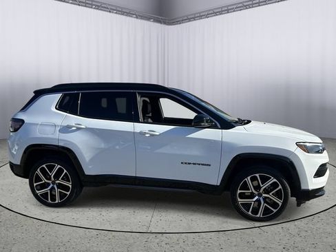 Used 2025 Jeep Compass Limited w/ Elite Group AWD/4WD image 6