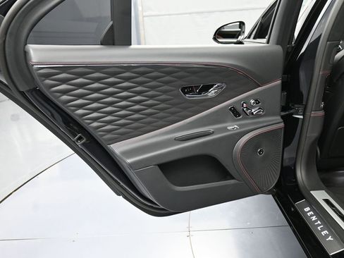 Certified 2024 Bentley Flying Spur W12 AWD/4WD image 25