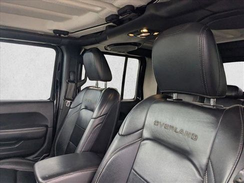 Used 2020 Jeep Gladiator Overland AWD/4WD image 15