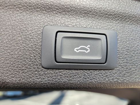 Used 2025 Audi Q3 2.0T Premium image 15