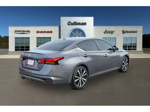 Used 2021 Nissan Altima 2.5 SR FWD image 3
