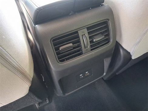 Used 2023 Nissan Rogue SV image 11
