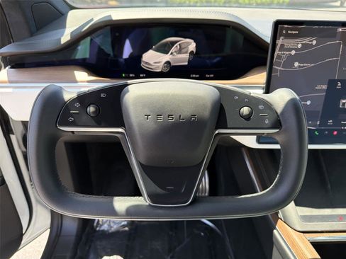 Used 2023 Tesla Model X AWD/4WD image 16