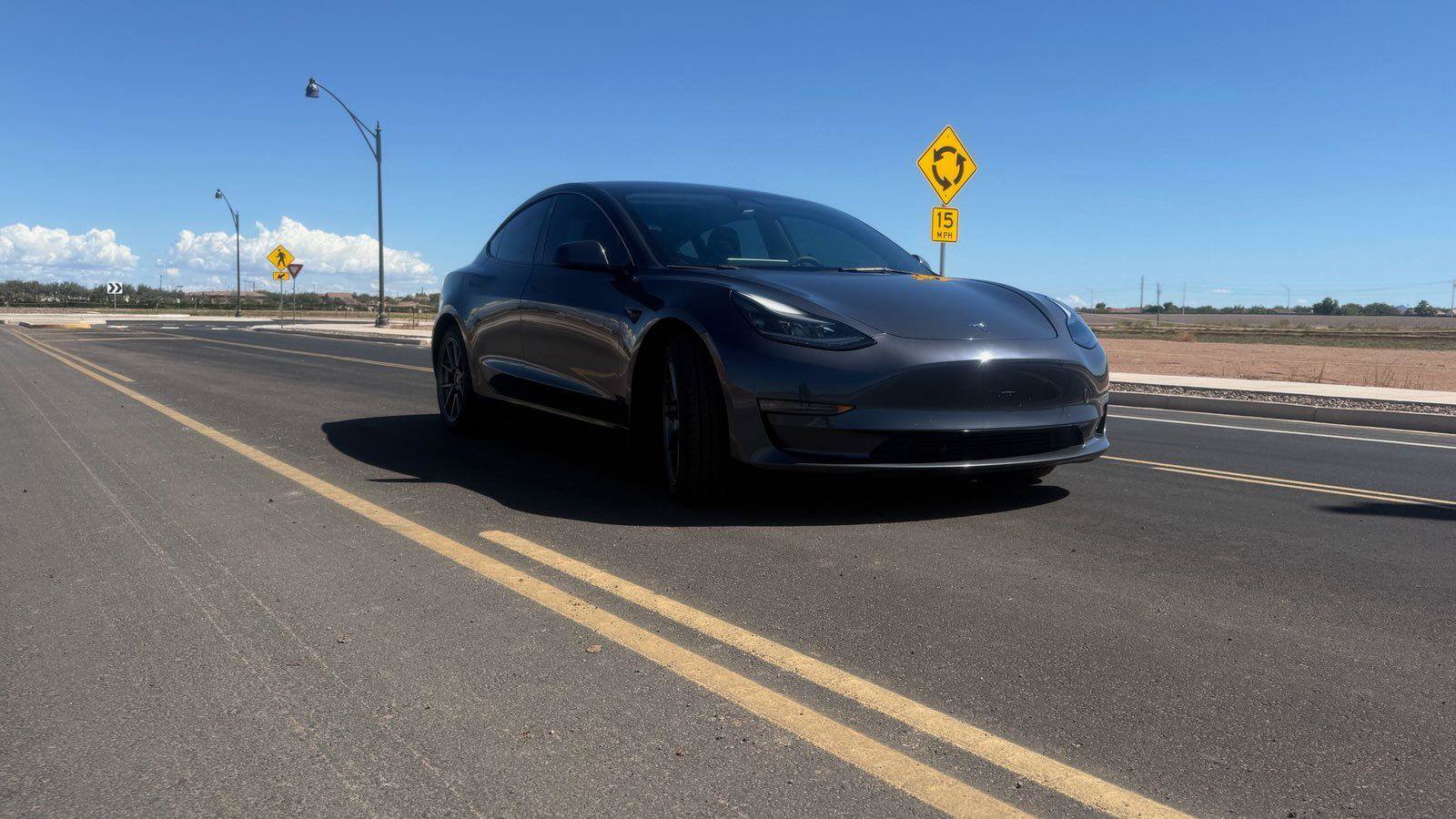 Used 2022 Tesla Model 3 AWD/4WD image 2