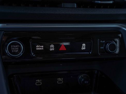 New 2025 Audi Q5 Premium image 13