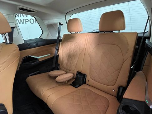 Certified 2024 BMW X7 xDrive40i w/ Premium Package image 23