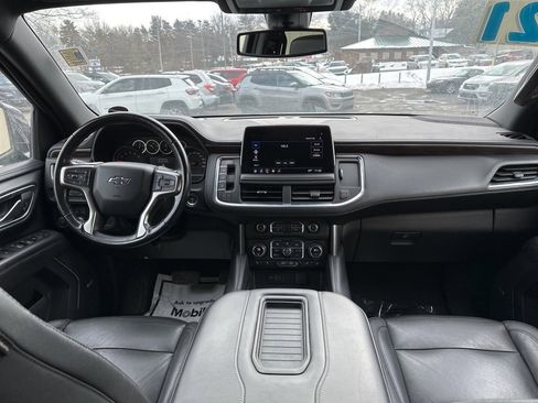 Used 2021 Chevrolet Suburban Z71 image 3