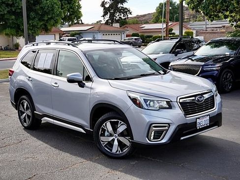 Used 2019 Subaru Forester Touring AWD/4WD image 3