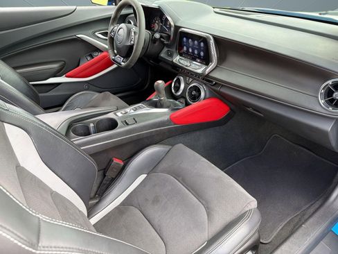 Used 2022 Chevrolet Camaro SS RWD image 31