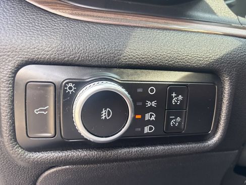 Certified 2023 Ford Explorer Limited w/ Limited Technology Package AWD/4WD image 17
