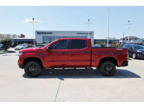 Used 2026 Chevrolet Silverado 1500 LT Trail Boss w/ LT Trail Boss Premium Package AWD/4WD image 3