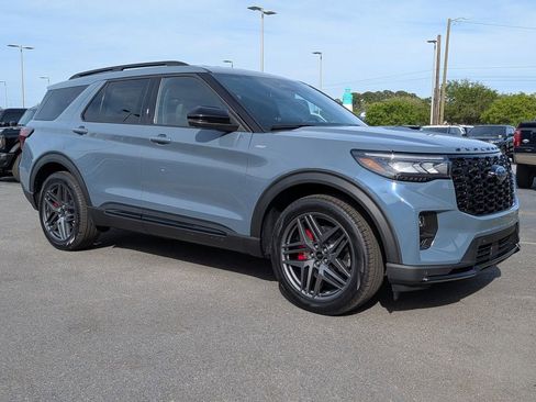 New 2026 Ford Explorer ST-Line RWD image 2