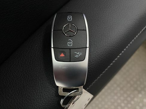 New 2026 Mercedes-Benz GLS 450 4MATIC image 36