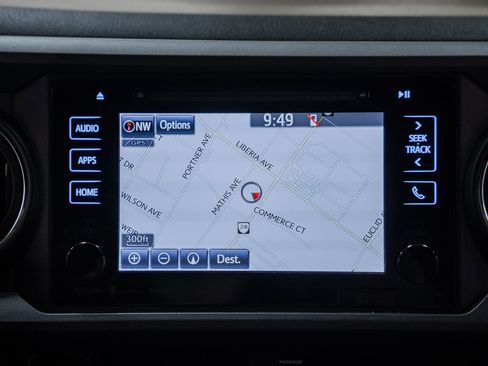 Used 2017 Toyota Tacoma TRD Off-Road image 25