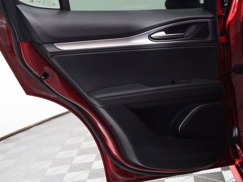 Used 2022 Alfa Romeo Stelvio Veloce image 13