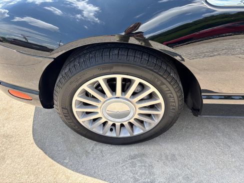 Used 2005 Ford Thunderbird RWD image 20