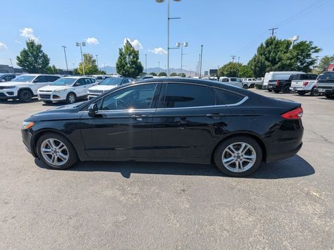 Used 2018 Ford Fusion SE FWD image 9