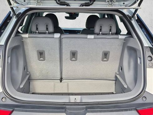 Used 2023 Chevrolet Bolt EUV Premier w/ Sun & Sound Package FWD image 6