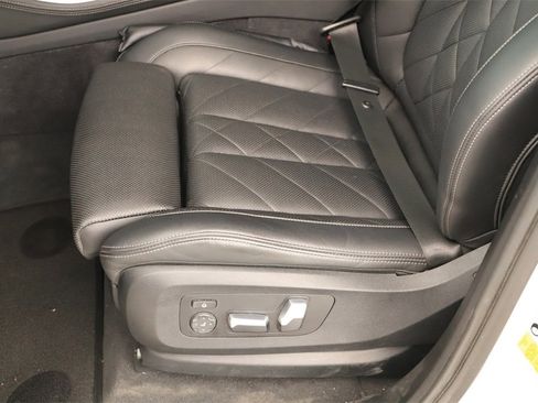 Used 2024 BMW X5 sDrive40i w/ M Sport Package image 25