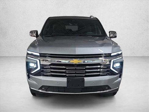 Used 2025 Chevrolet Tahoe Premier AWD/4WD image 2