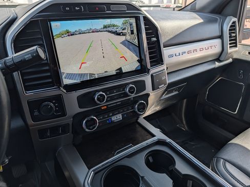 Used 2022 Ford F350 Lariat w/ Chrome Package image 34