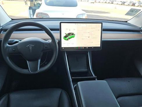 Used 2020 Tesla Model Y Long Range image 9