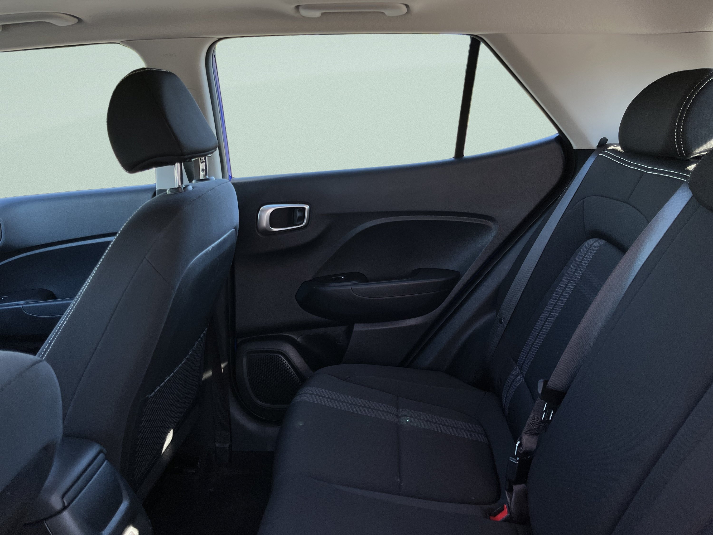 Used 2025 Hyundai Venue SEL FWD image 22