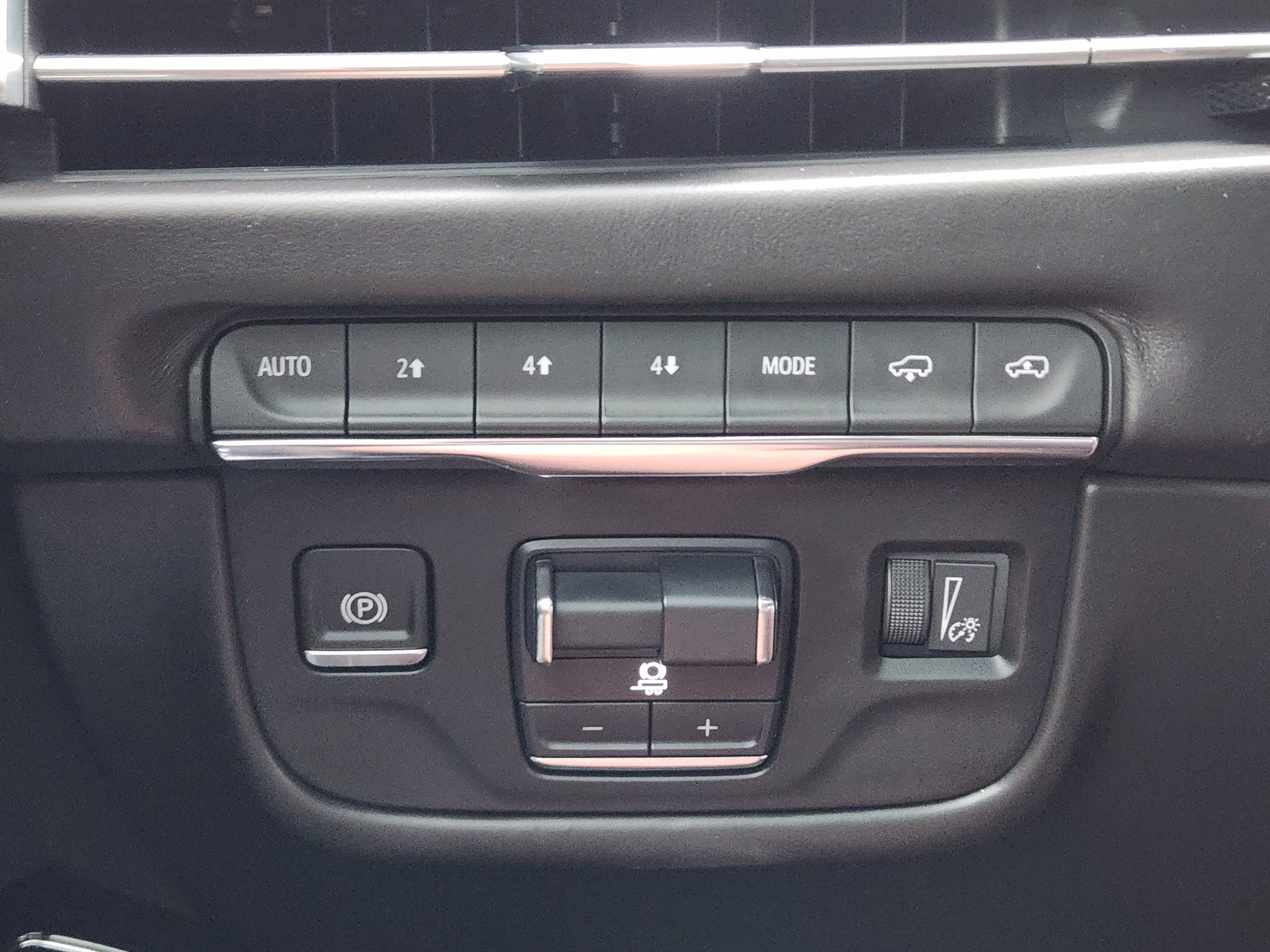 Used 2025 Cadillac Escalade Sport Platinum AWD/4WD image 17