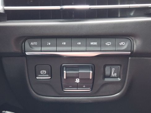 Used 2025 Cadillac Escalade Sport Platinum AWD/4WD image 17