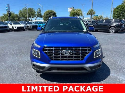 Used 2022 Hyundai Venue Limited FWD image 2