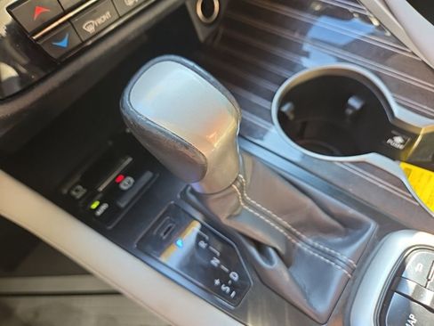 Used 2019 Lexus RX 350 FWD w/ Luxury Package image 38