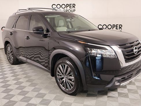 Used 2022 Nissan Pathfinder SL w/ SL Premium Package image 1