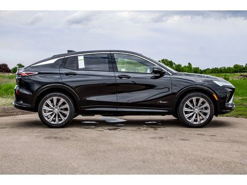 New 2025 Buick Envista Avenir image 42