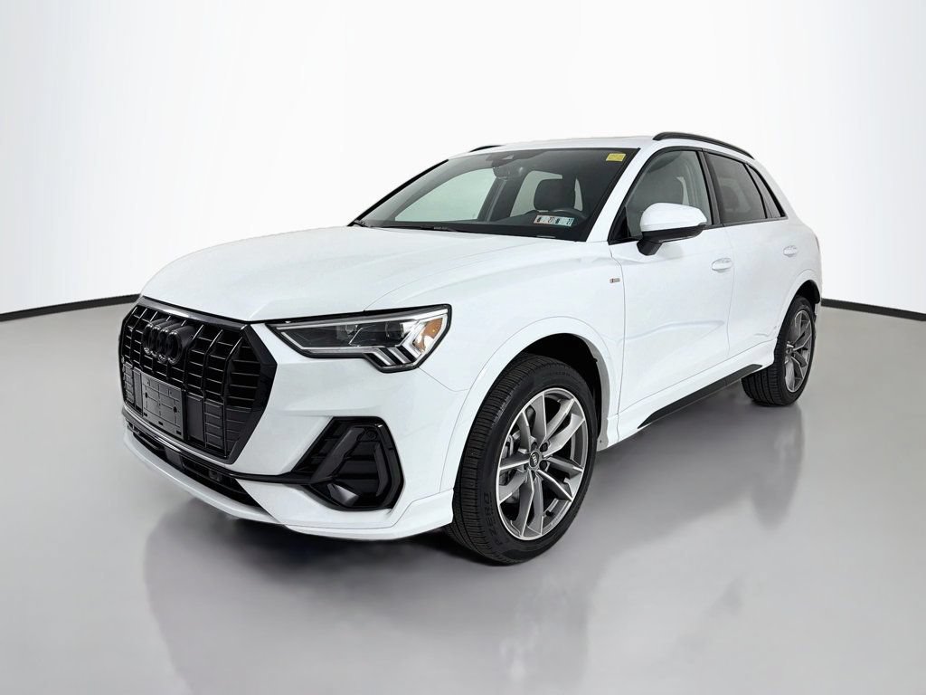Used 2023 Audi Q3 2.0T Premium Plus w/ Premium Plus Package AWD/4WD image 3