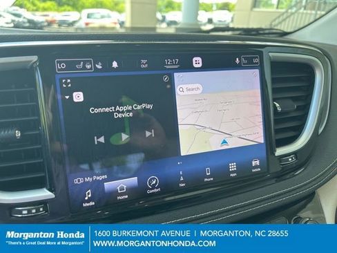 Used 2021 Chrysler Pacifica Touring-L w/ Uconnect Theater Family Group FWD image 23