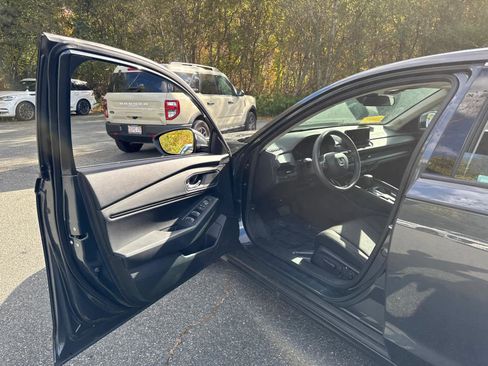 Certified 2023 Honda Accord EX image 12