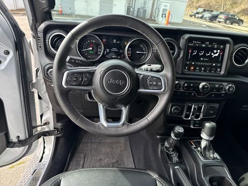 Used 2023 Jeep Wrangler Unlimited Sahara w/ Cold Weather Group image 20