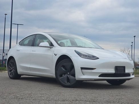 Used 2020 Tesla Model 3 Standard Range Plus RWD image 2