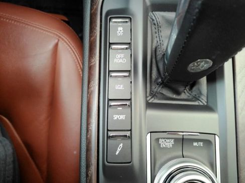 Used 2021 Maserati Levante AWD/4WD image 49