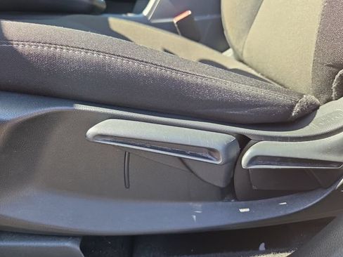 Used 2025 Honda CR-V LX image 11