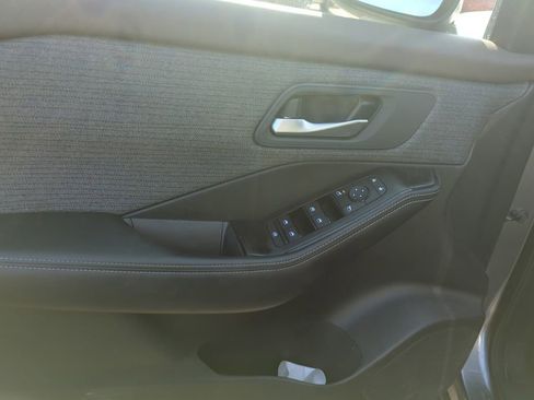 Used 2023 Nissan Rogue SV AWD/4WD image 8