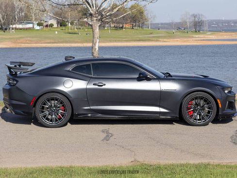Used 2024 Chevrolet Camaro ZL1 RWD image 9