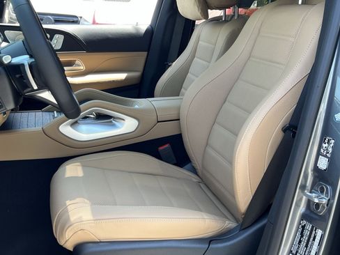 New 2026 Mercedes-Benz GLS 580 4MATIC image 18