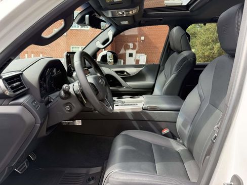 Used 2024 Lexus LX 600 F Sport image 13