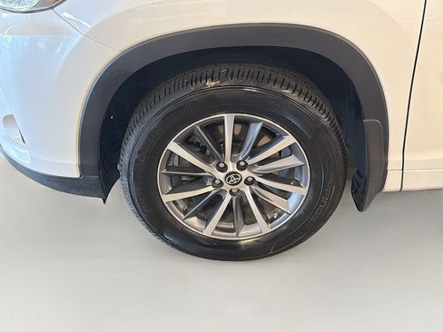 Used 2018 Toyota Highlander XLE w/ Protection Package #3 image 11